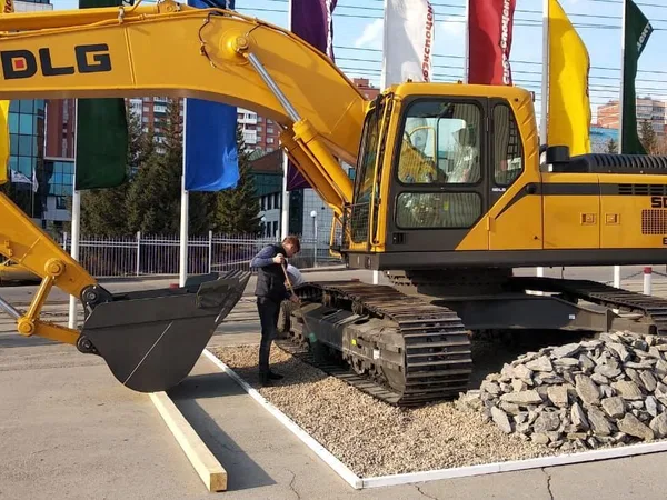 Гусеничный экскаватор SDLG LinGong E6300F