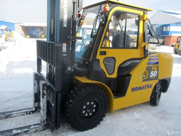 Вилочный погрузчик Komatsu FH50-1