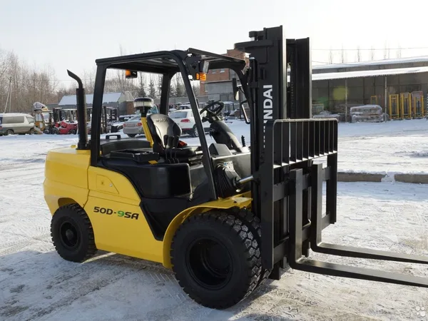 Вилочный погрузчик Hyundai 50D-9SA