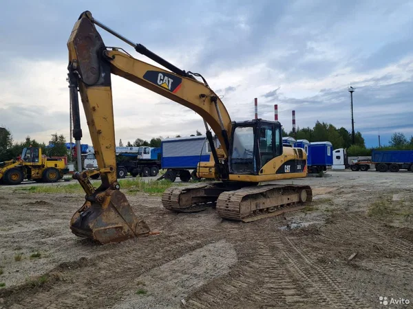 Гусеничный экскаватор Caterpillar 320
