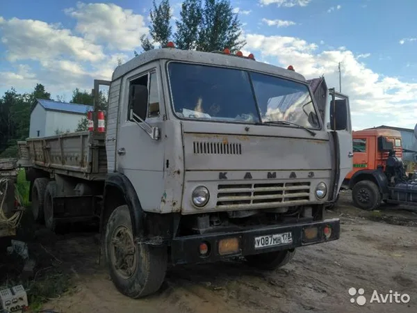 Бортовой грузовик КамАЗ 53212