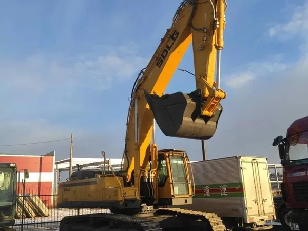 Гусеничный экскаватор SDLG LinGong E6500F