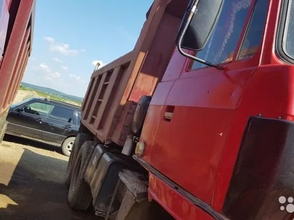 Самосвал Tatra 815