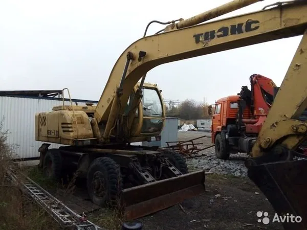 Колесный экскаватор ТВЭКС ЕК-18