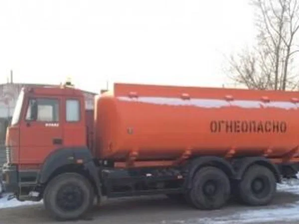 Бензовоз УРАЛ 63685