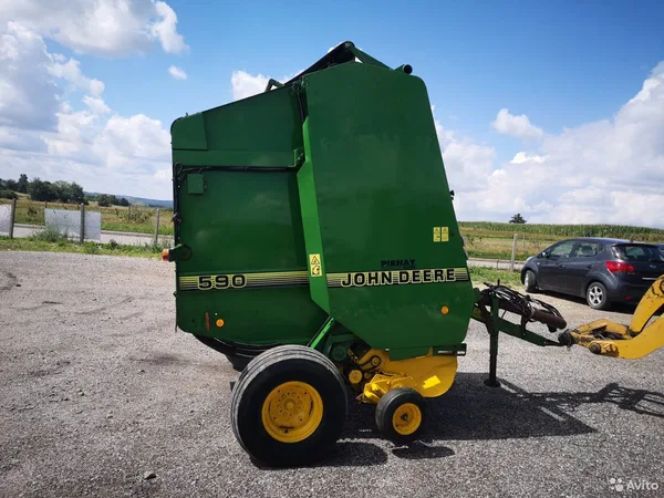 Пресс-подборщик John Deere 592