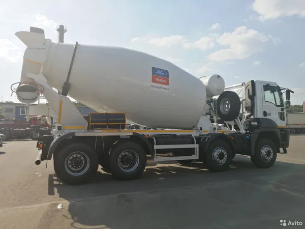 Автобетоносмеситель FORD 4142D
