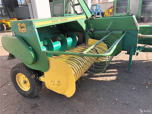 Пресс-подборщик John Deere 336