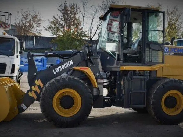 Фронтальный погрузчик XCMG LW300KN