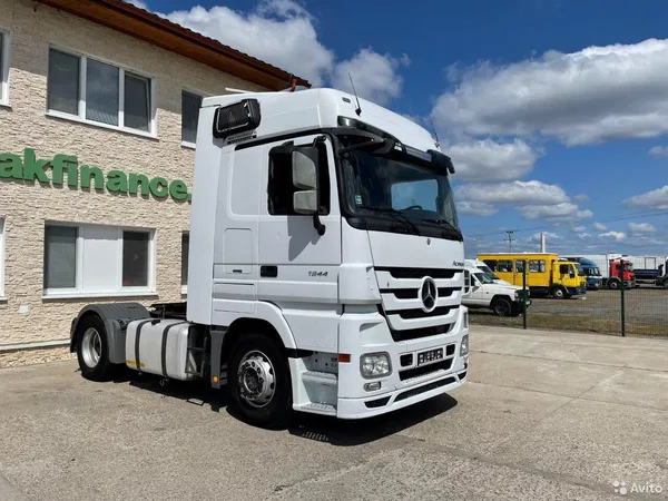 Седельный тягач Mercedes-Benz Actros