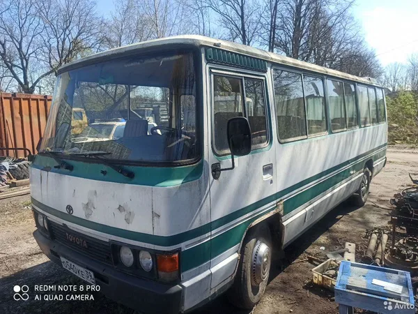 Автобус Toyota Coaster
