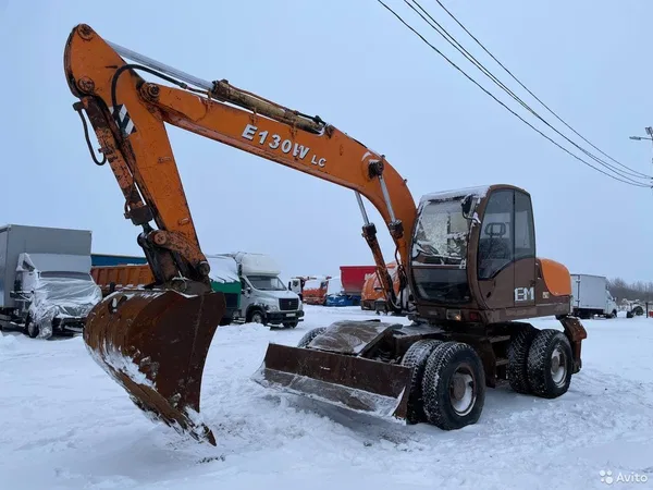 Колёсный экскаватор Эксмаш Е160W