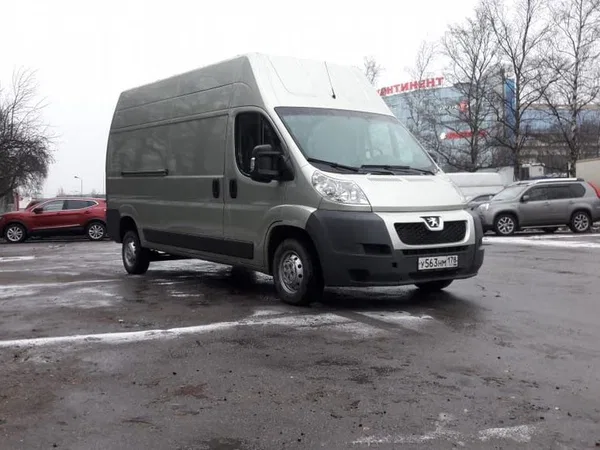 Цельнометаллический фургон Peugeot Boxer