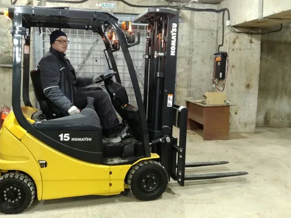 Вилочный погрузчик Komatsu FB15-12