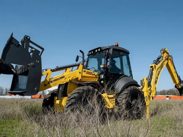 Экскаватор-погрузчик New Holland B115B