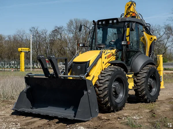 Экскаватор-погрузчик New Holland B115B