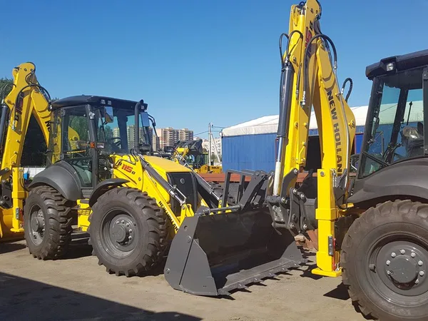 Экскаватор-погрузчик New Holland LW110B