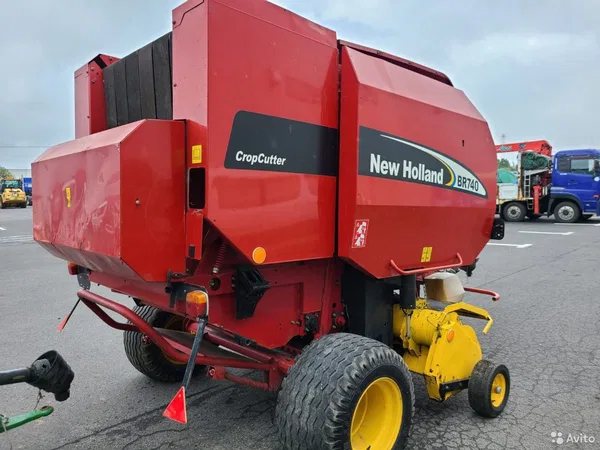 Пресс-подборщик New Holland BR740