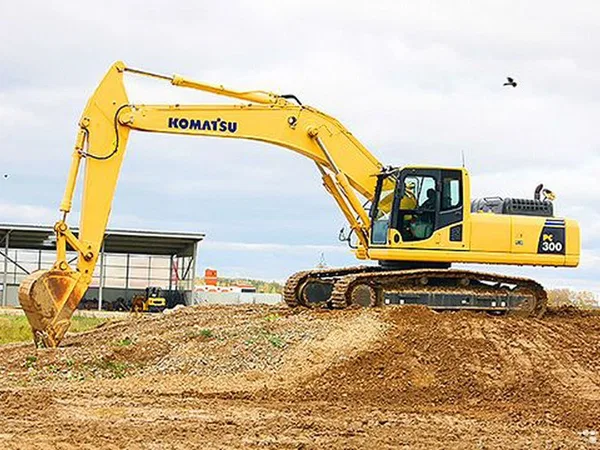 Гусеничный экскаватор Komatsu PC300-8M0