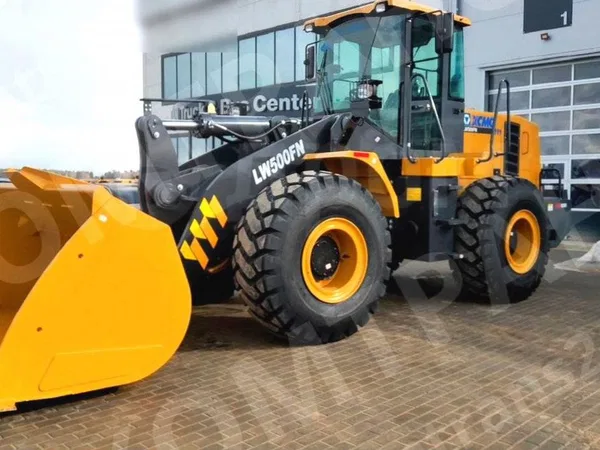 Фронтальный погрузчик XCMG LW500FN