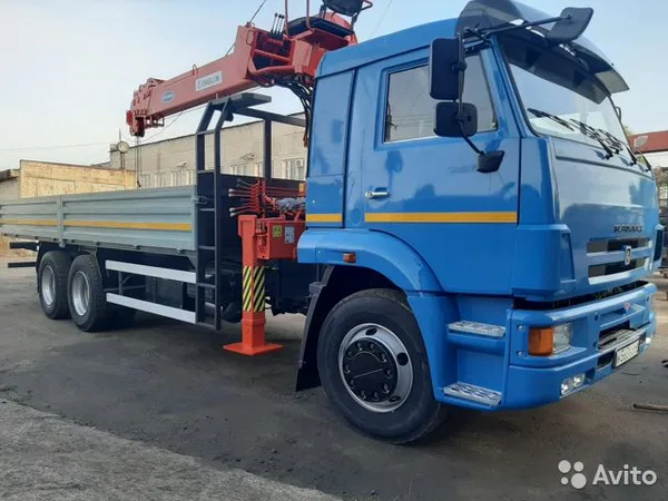 Бортовой грузовик с КМУ КамАЗ 65117