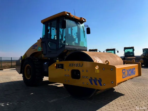 Грунтовый каток XCMG XS183J