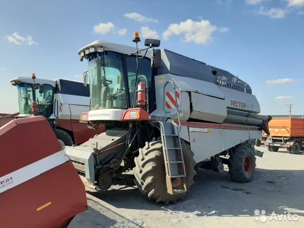 Зерноуборочный комбайн Ростсельмаш VECTOR 410