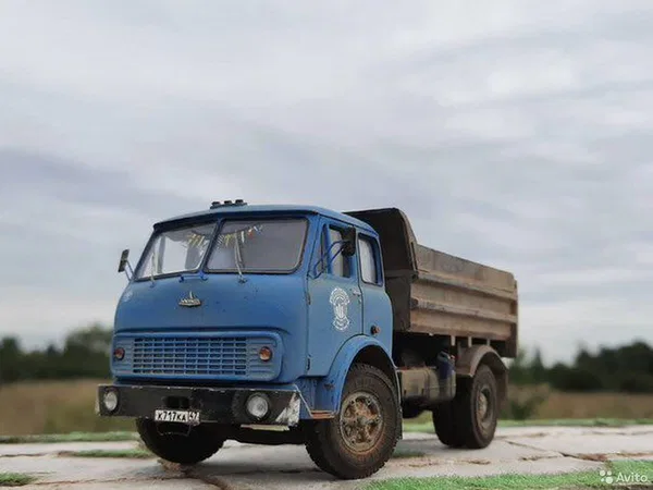 Самосвал МАЗ 500