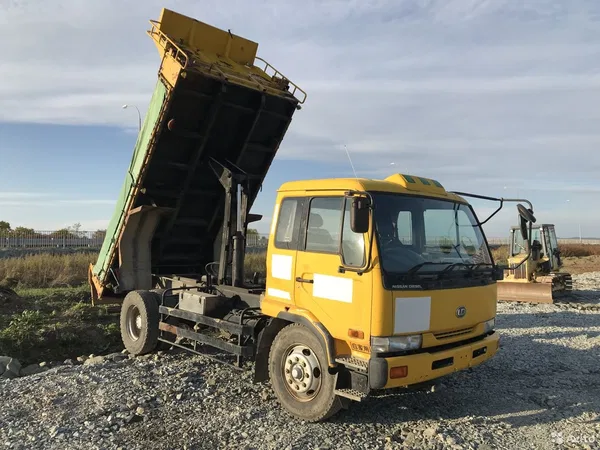Самосвал Nissan Diesel Condor
