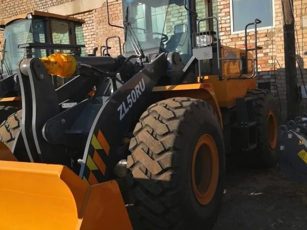 Фронтальный погрузчик XCMG ZL50RU