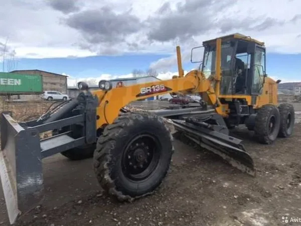 Автогрейдер XCMG GR135