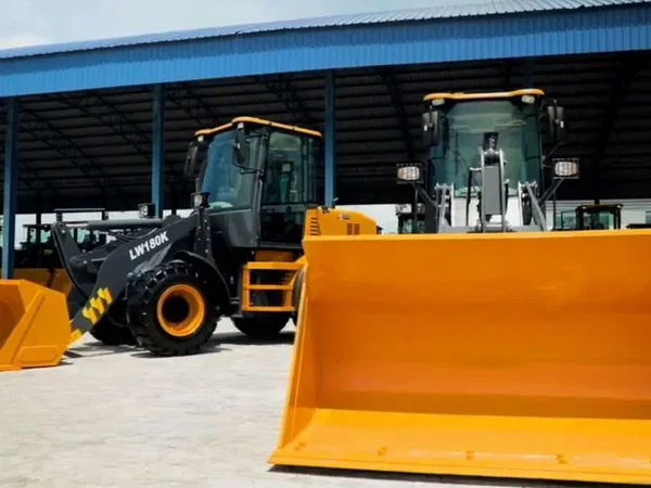 Фронтальный погрузчик XCMG LW180FV