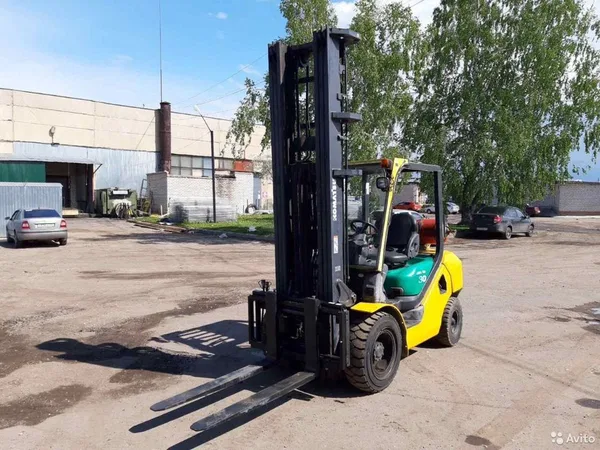 Вилочный погрузчик Komatsu FG30T-16