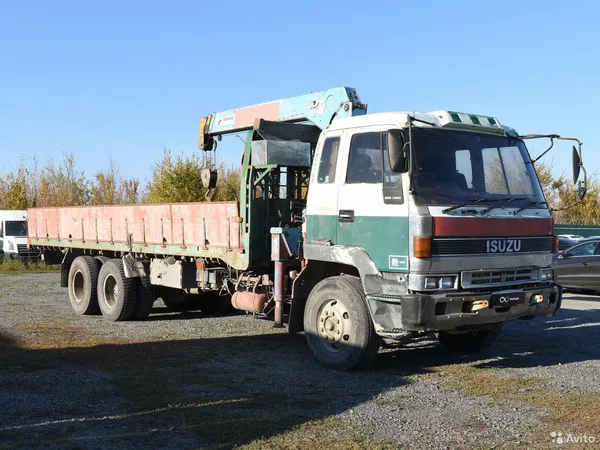 Бортовой грузовик с КМУ ISUZU Giga (C-series)