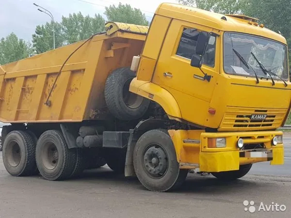 Самосвал КамАЗ
