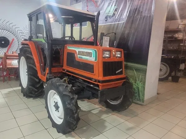 Трактор Hinomoto N329