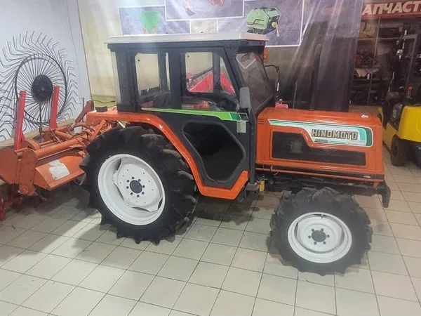 Трактор Hinomoto N329