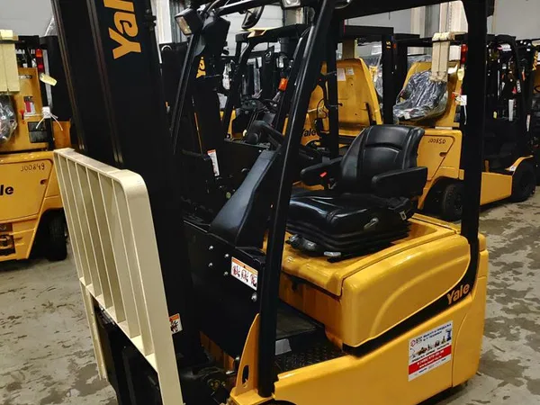 Вилочный электропогрузчик Yale ERP15VT