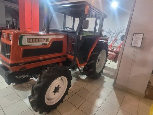 Трактор Hinomoto N329