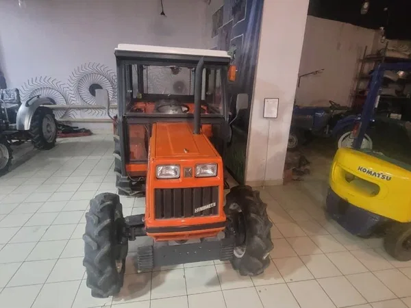 Трактор Hinomoto N329