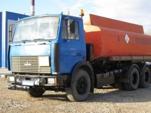 Бензовоз МАЗ 6303