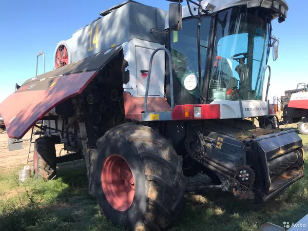 Зерноуборочный комбайн Ростсельмаш ACROS 530