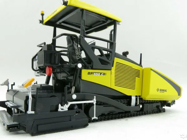 Асфальтоукладчик Bomag BF 800 C S500