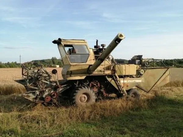 Зерноуборочный комбайн Ростсельмаш СК-5 "Нива"