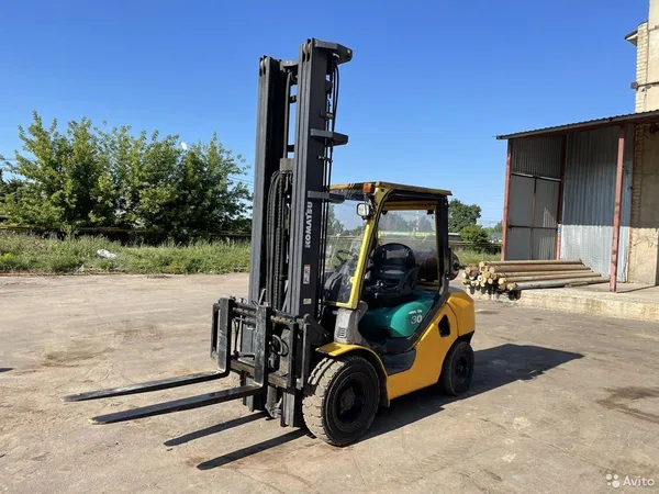 Вилочный погрузчик Komatsu FG30T-16