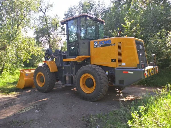 Фронтальный погрузчик XCMG LW300KN