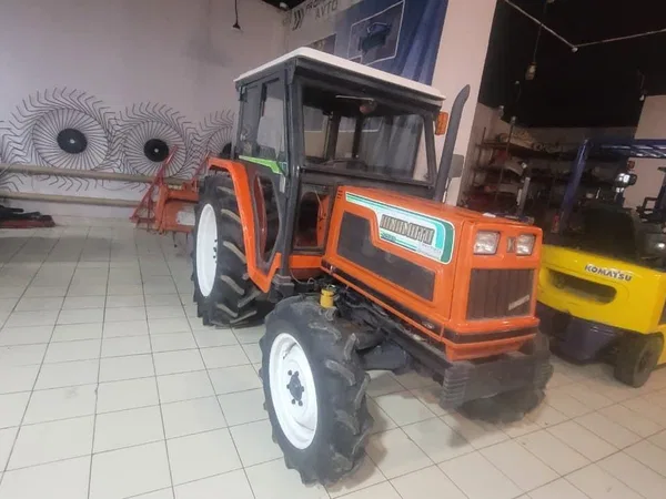 Трактор Hinomoto N329