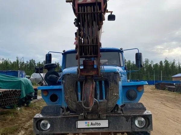 Автокран Ивановец КС-45717-1 на шасси УРАЛ