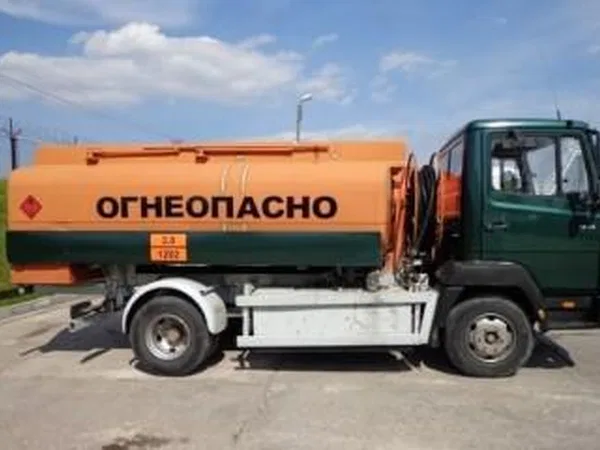 Бензовоз Mercedes-Benz 914