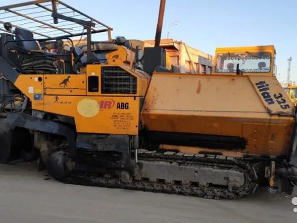 Асфальтоукладчик ABG Titan 325